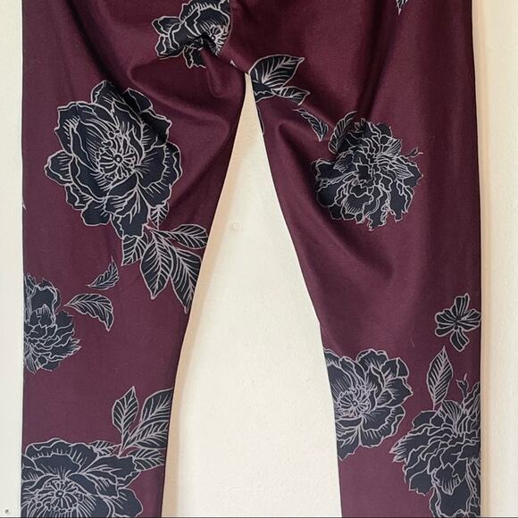 Maurices Maroon Floral In Motion Legging Size Small - Picture 10 of 11